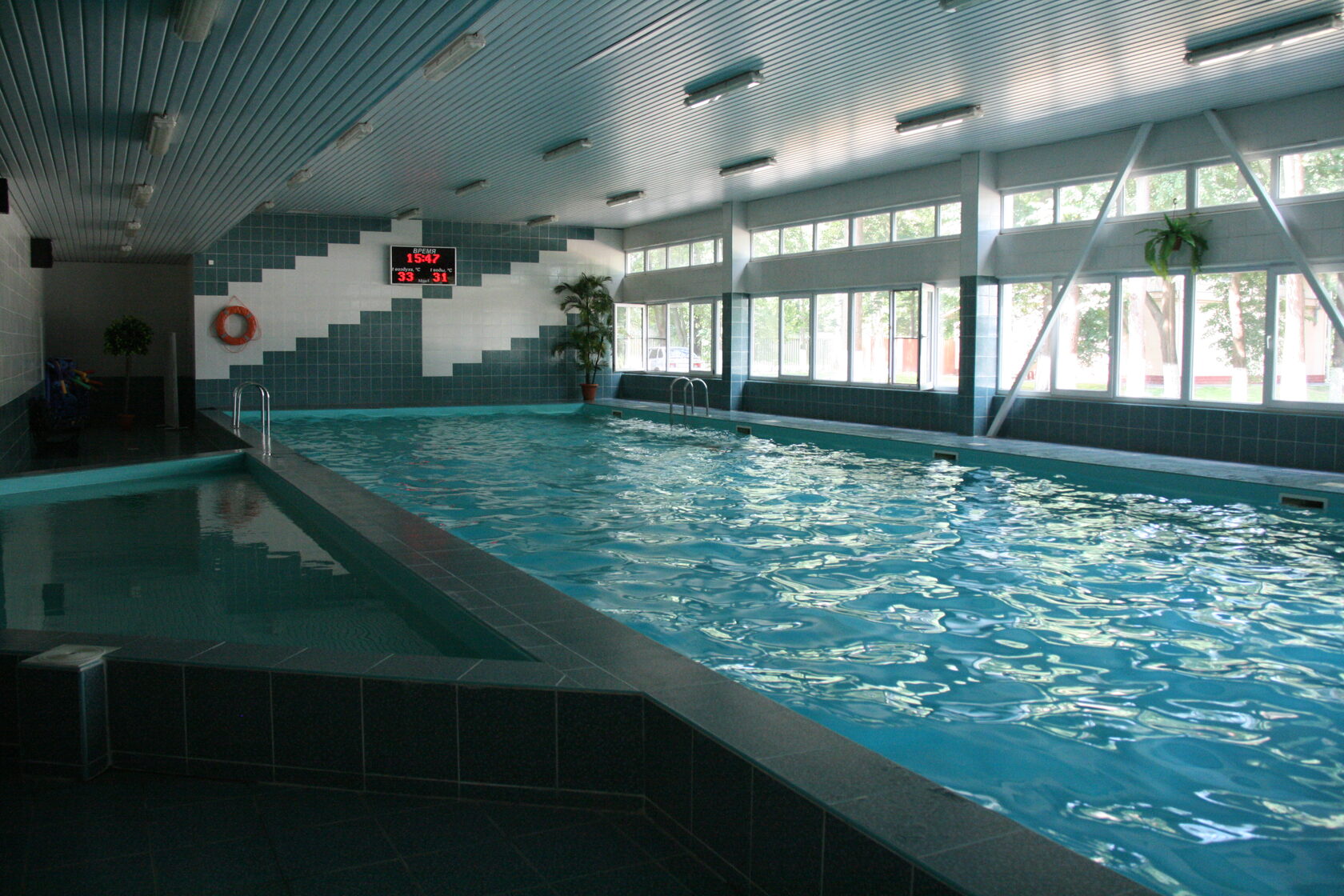 Пансионат левково бассейн. Спорткомплекс левково. Левково оздоровительно-спортивный комплекс бассейн. Комплекс левково. Санаторий левково бассейн.