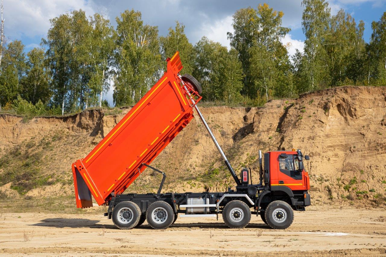 Самосвал 8х8 АМТ 752900