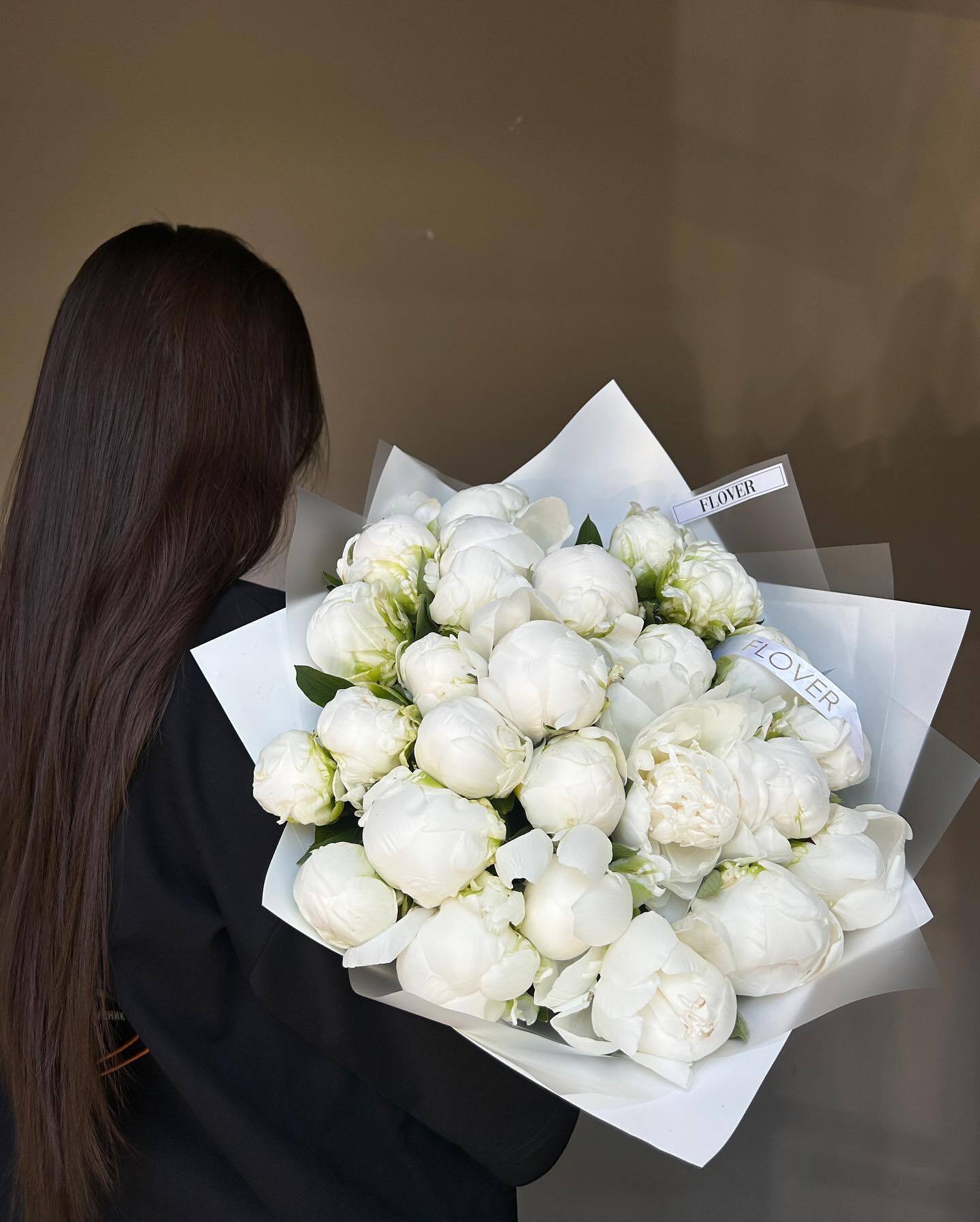 Bouquet of 25 Peonies "Dushes Nomur" - 25 peonies -1500 AED