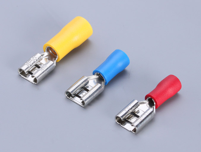 РАЗЪЕМ (ПАПА) МАЛЫЙ 2,8 CARGEN (С ФИКСАЦИЕЙ)