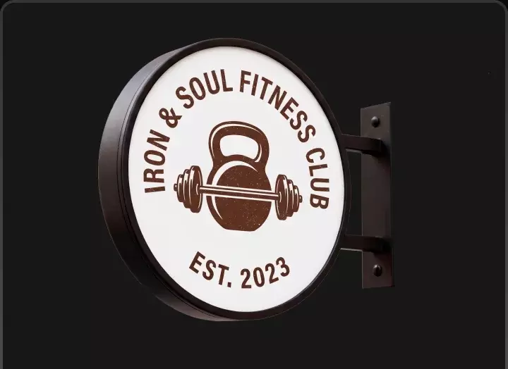 Круглая панель-кронштейн с&nbsp;логотипом фитнес-клуба «Iron & Soul»