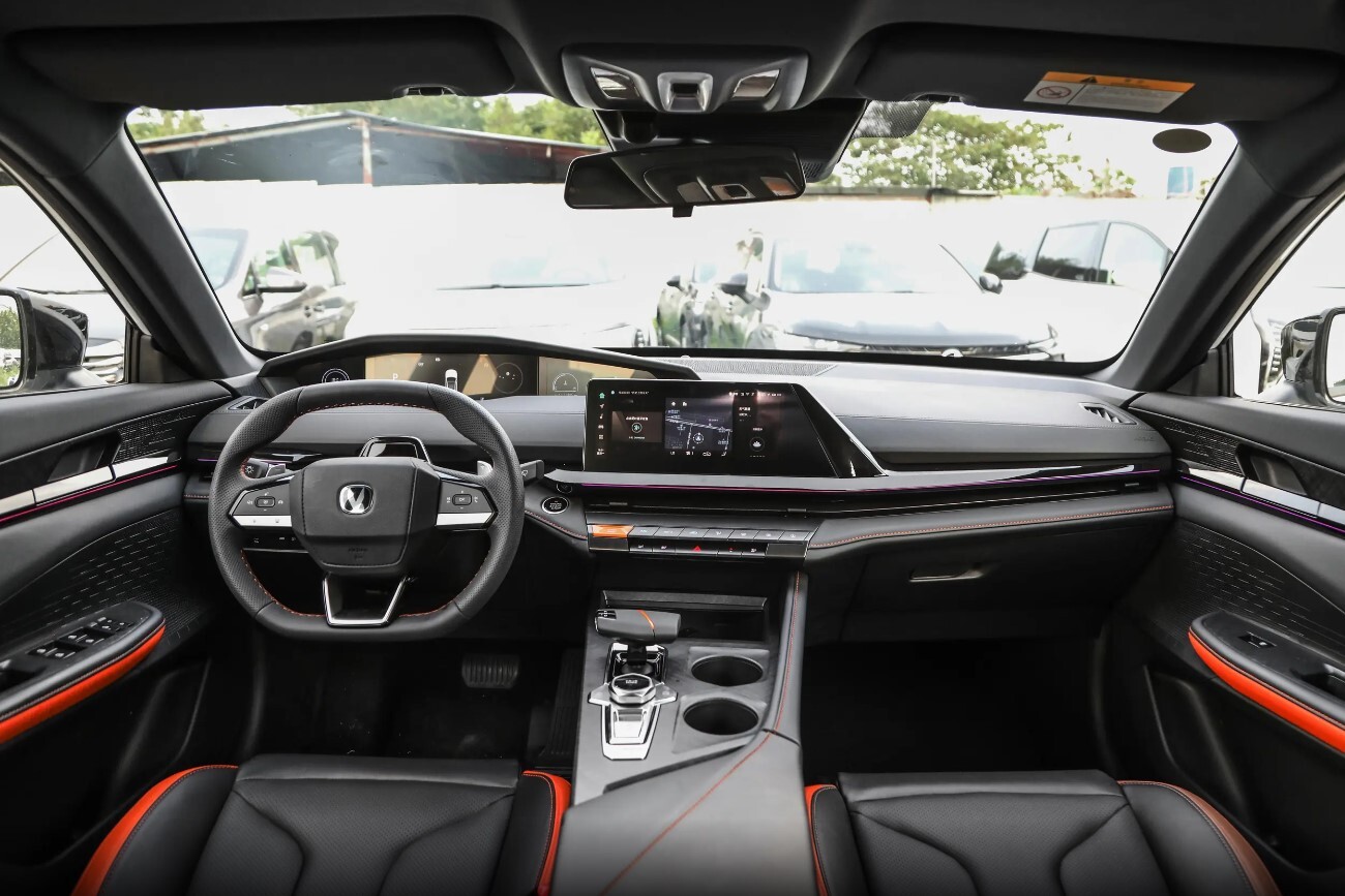 Приложение changan uni v. Чанган uni v 2025. changan uni-v управления мультимедиа. changan uni v руль. changan uni-v управления мультимедиа рукой.