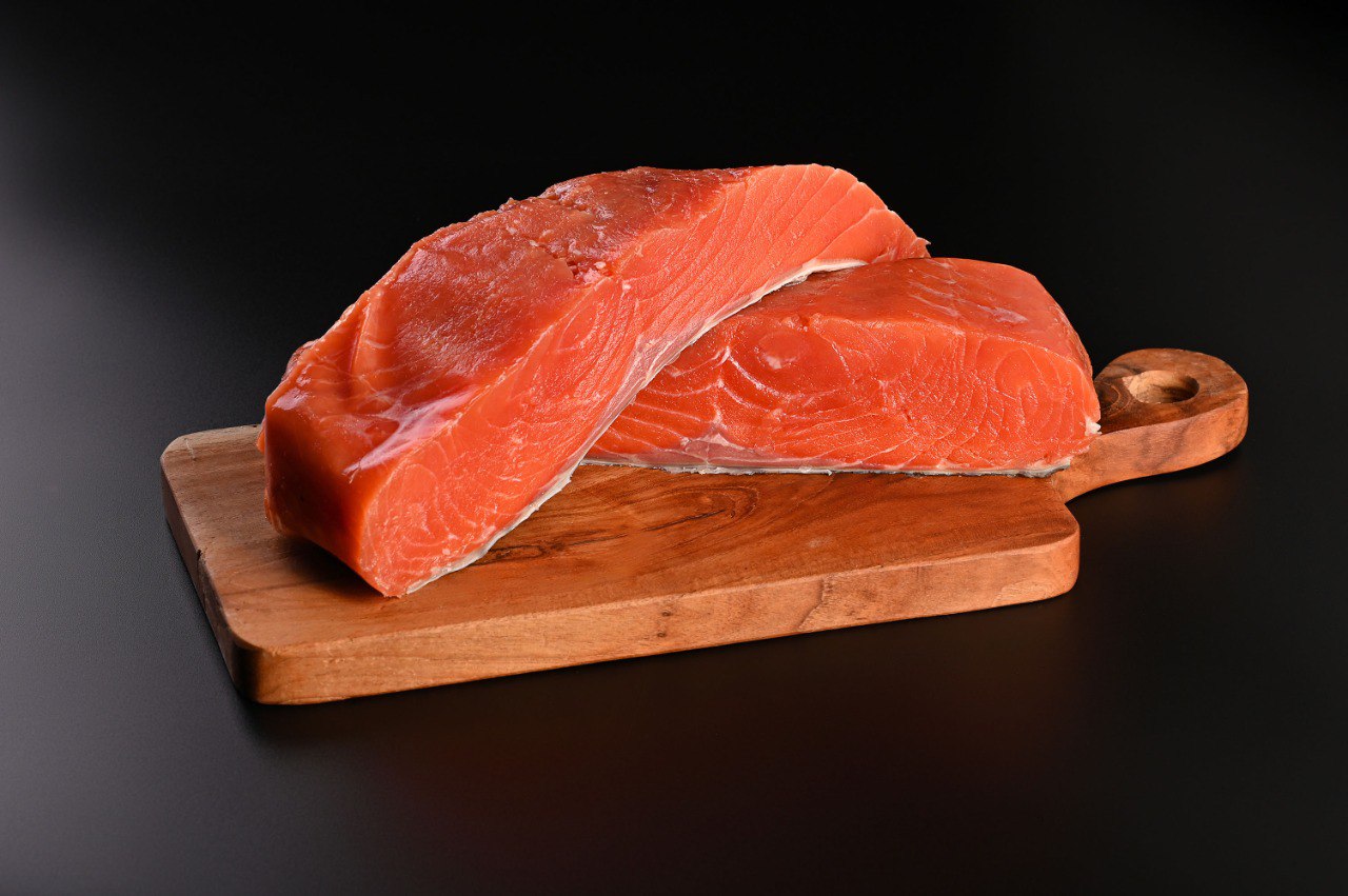 Чавыча на кедровой доске