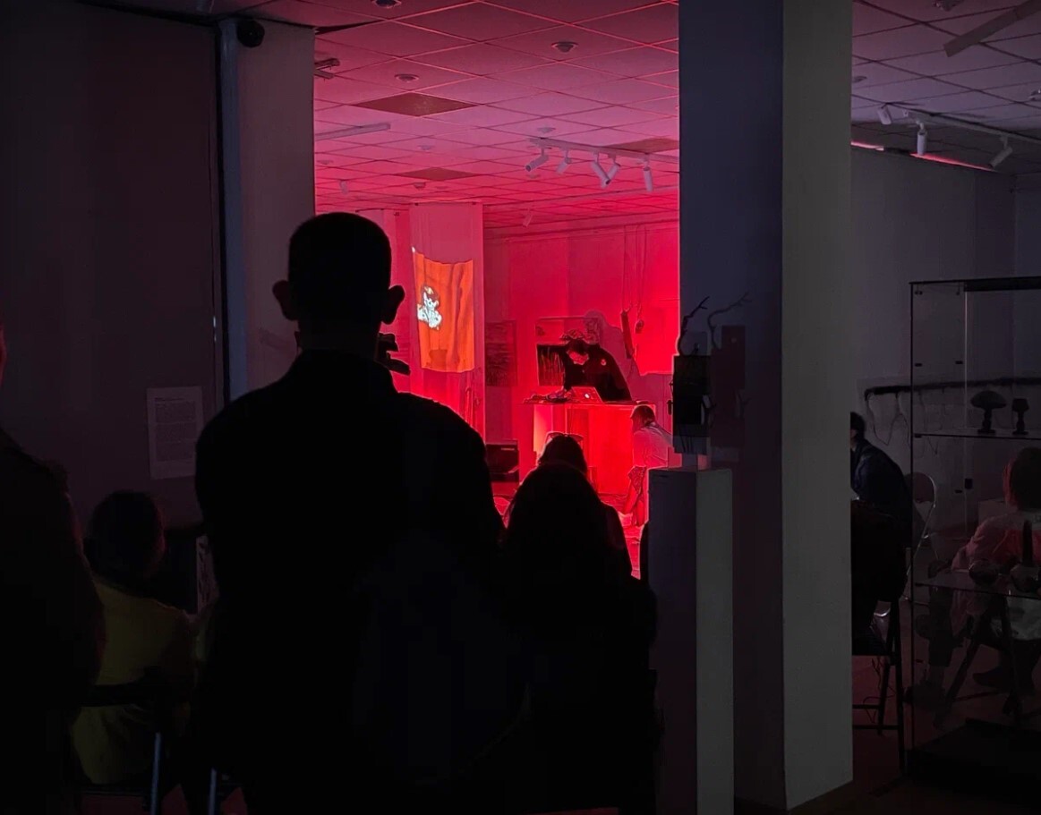 Концерт полуакустической музыки