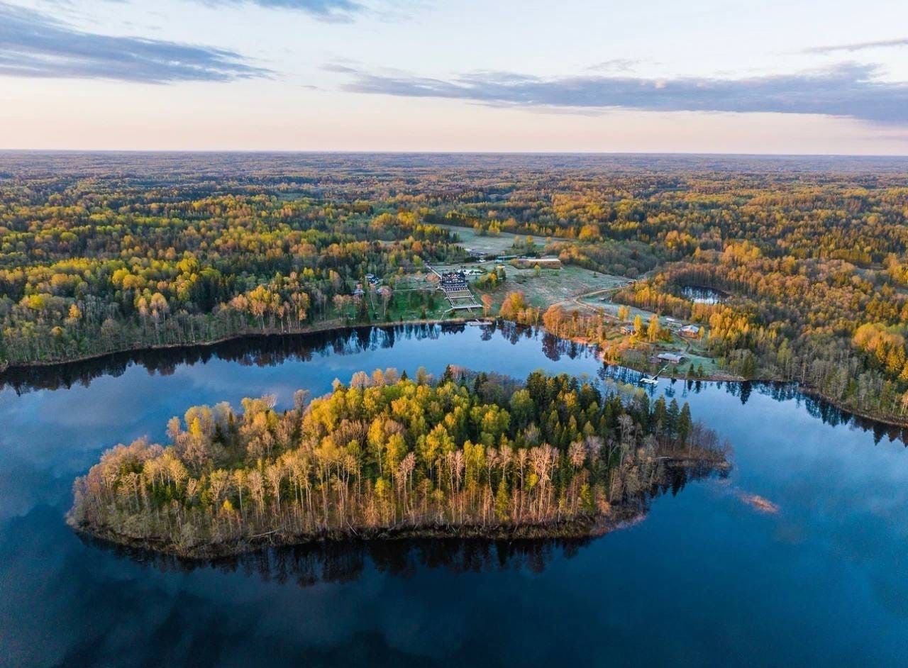Купить озеро тверская область. Озеро в Тверской области. Озеро Наговье.