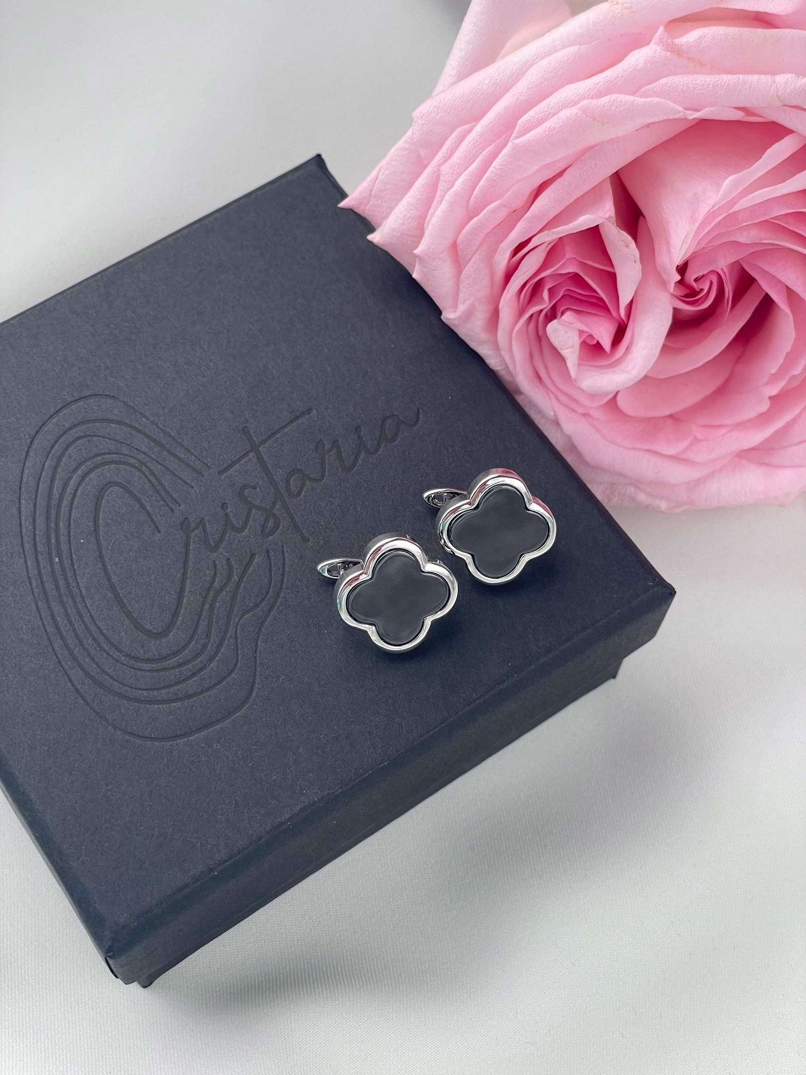 Серьги клевер с черной эмалью