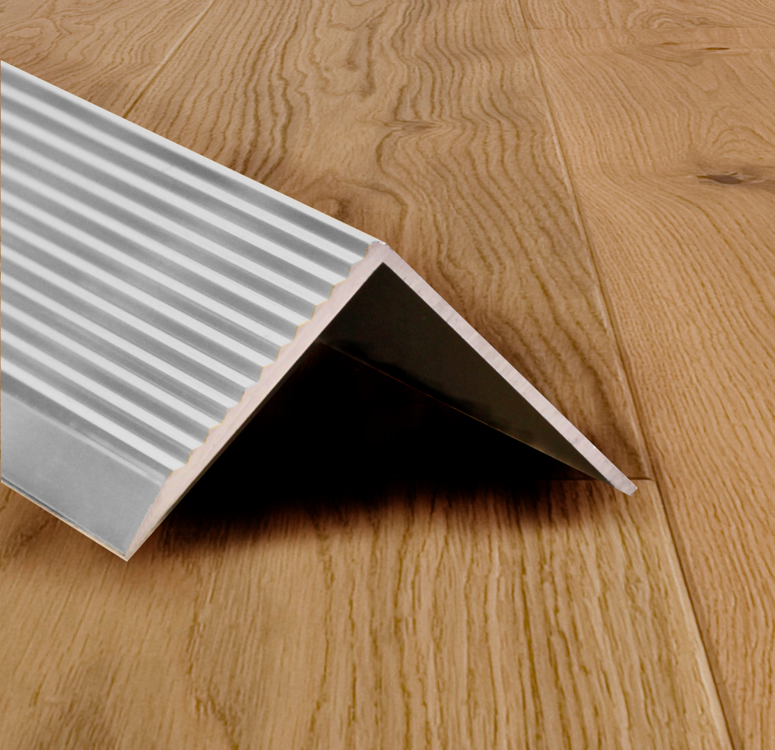 Профиль для ступеней