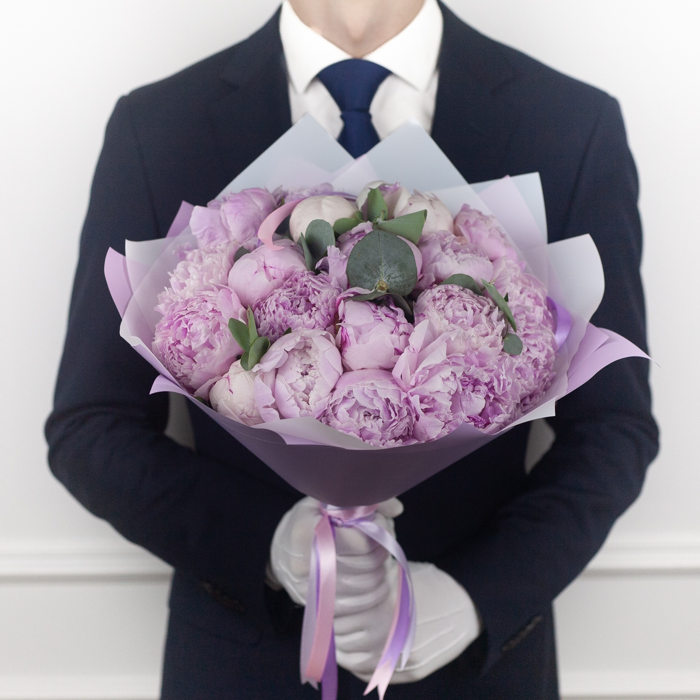 Bouquet of 19 Sarah Bernhardt peonies and eucalyptus
