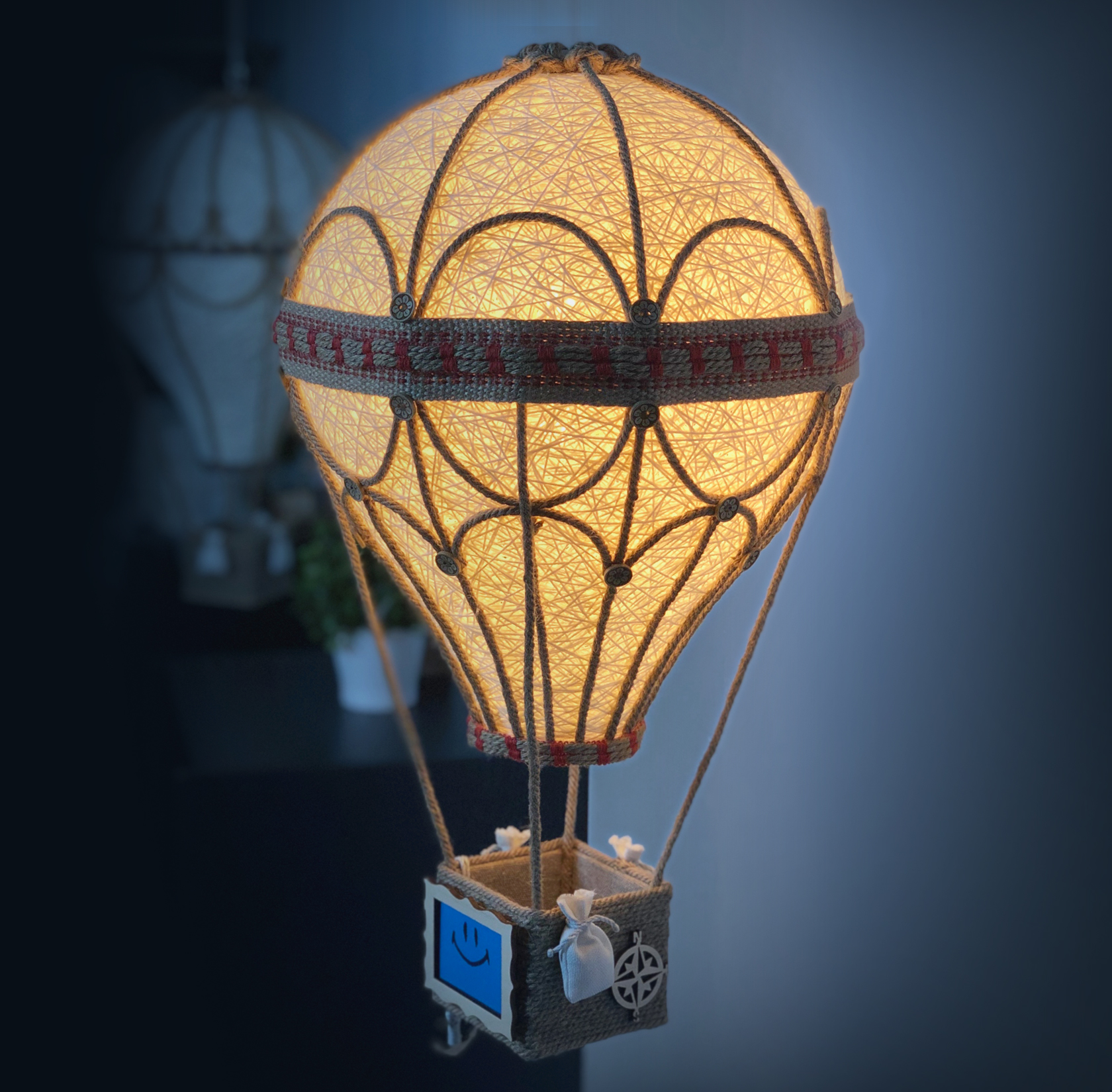 Лампа с шарами. Монгольфьер воздушный шар. Подвесной светильник воздушный шар m 40.4127. Лампа воздушный шар. Светильник в виде воздушного шара.