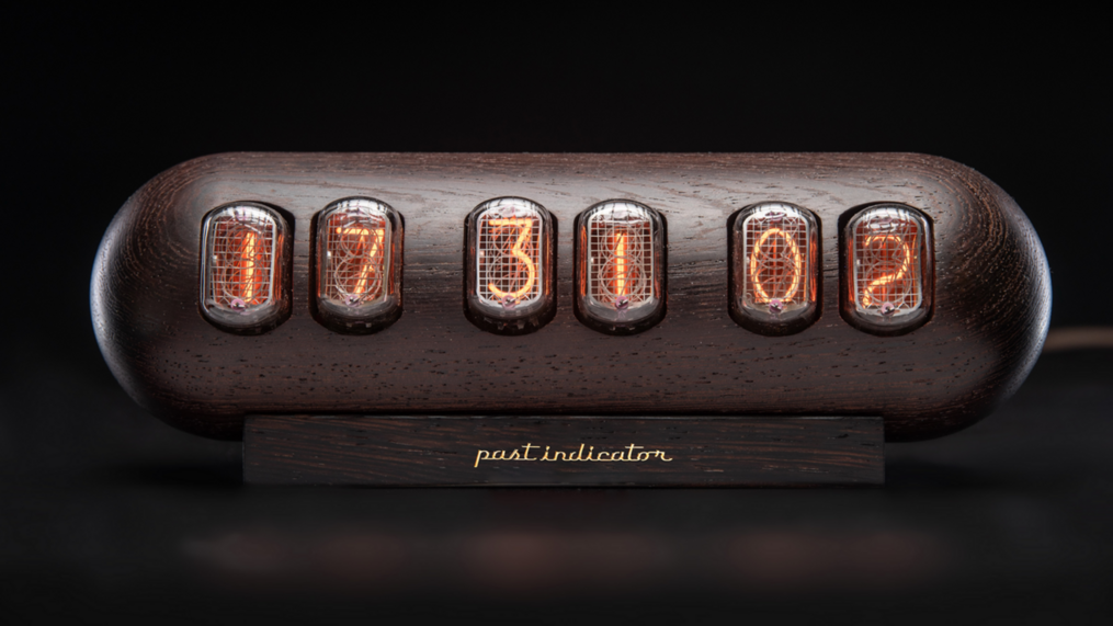 Capsule: Wenge nixie clock