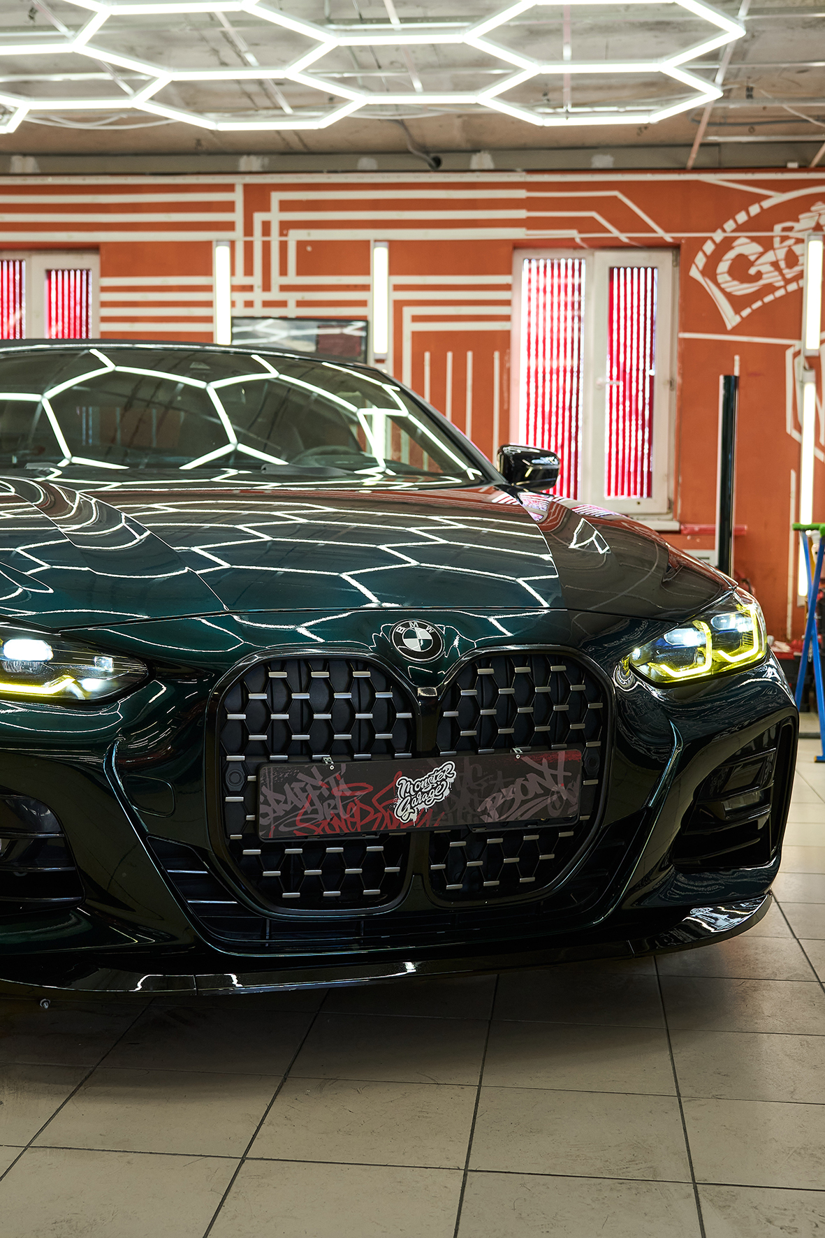 BMW 4 Cabrio — зелёный глянец, фото 2 проекта Monster Garage