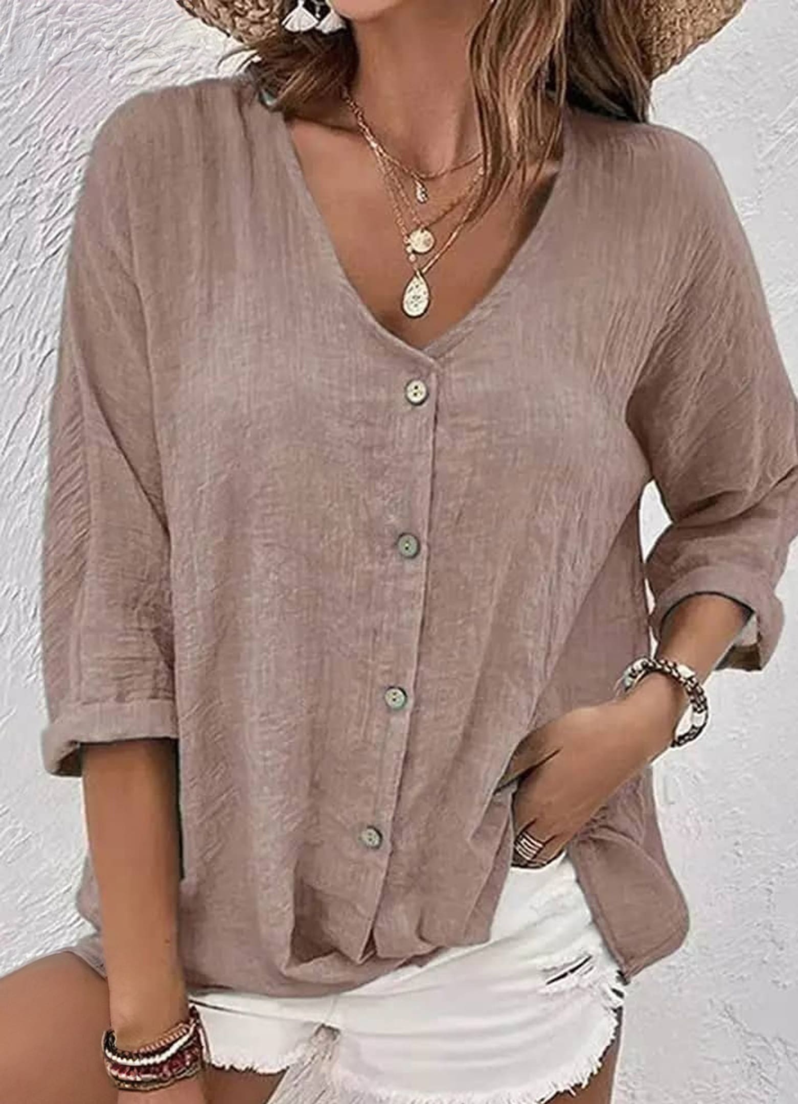 Стильная бежевая блузка