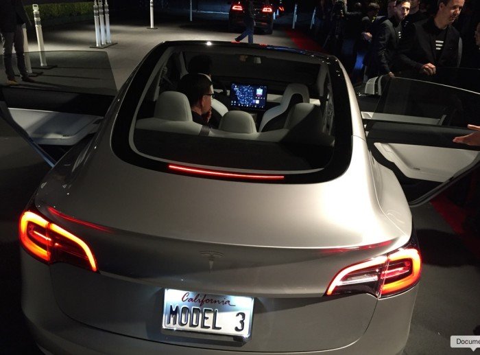tesla-model-3-roof-1-700x517