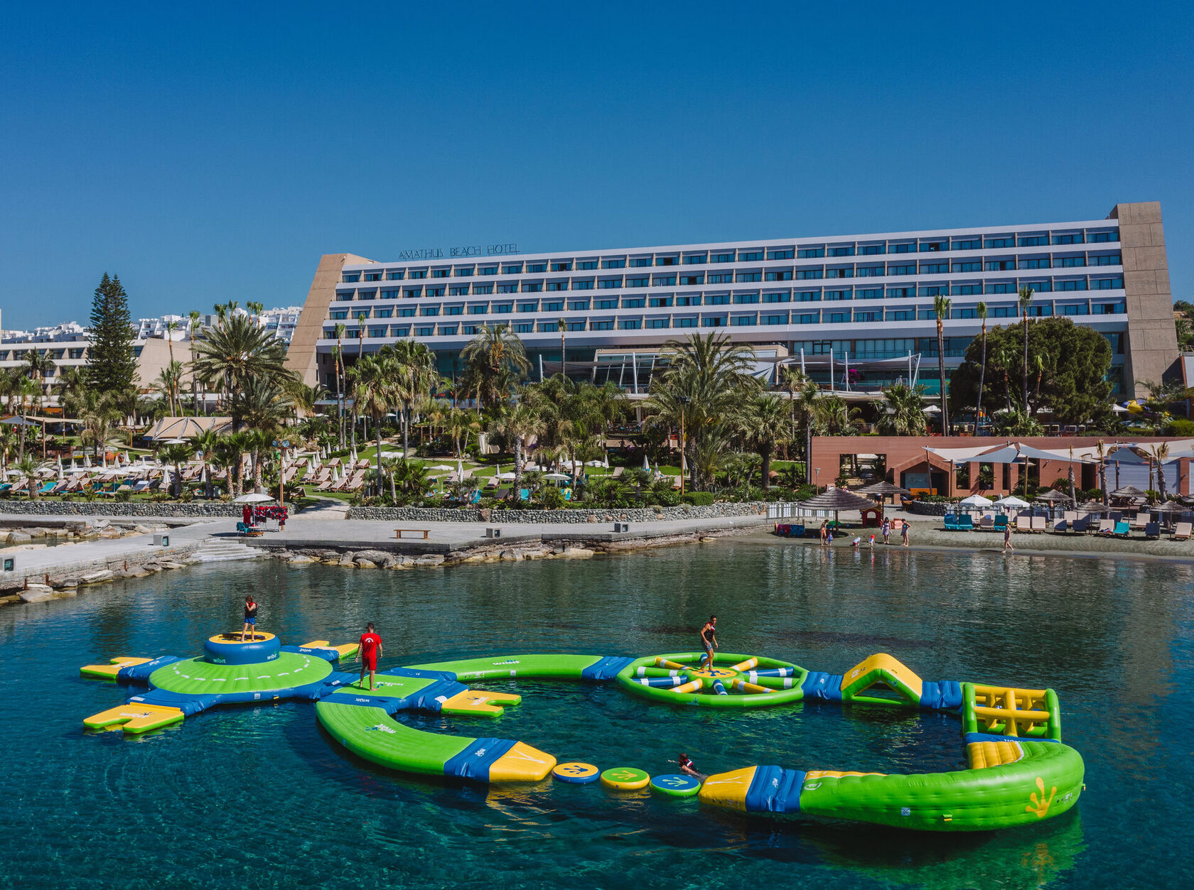 Amathus beach hotel limassol. Аматус бич отель лимассол кипр. Amathus beach hotel limassol пляж. Amathus limassol. Аматус отель кипр.