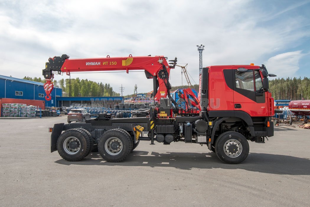 Седельный тягач УСТ 5453 АМТ 632910 (6х6) с КМУ ИТ-150