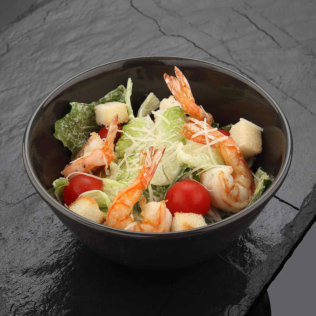 Цезарь с креветками салаты и закуски Постила