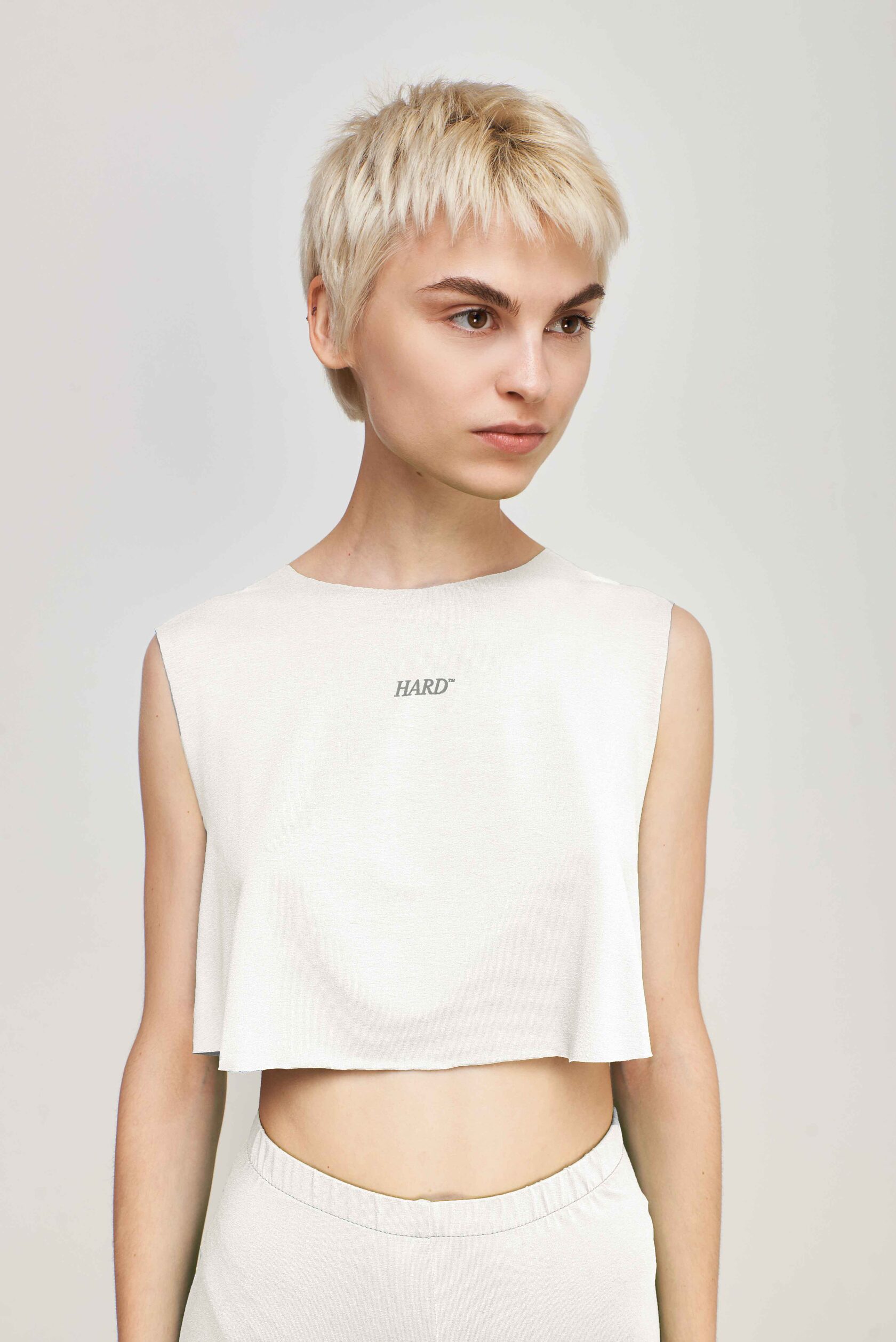 Hard short. Alexander Wang вязаный топ. T by Alexander Wang многослойный джемпер. T Alexander Wang пуловер. Топ Александр Ванг.