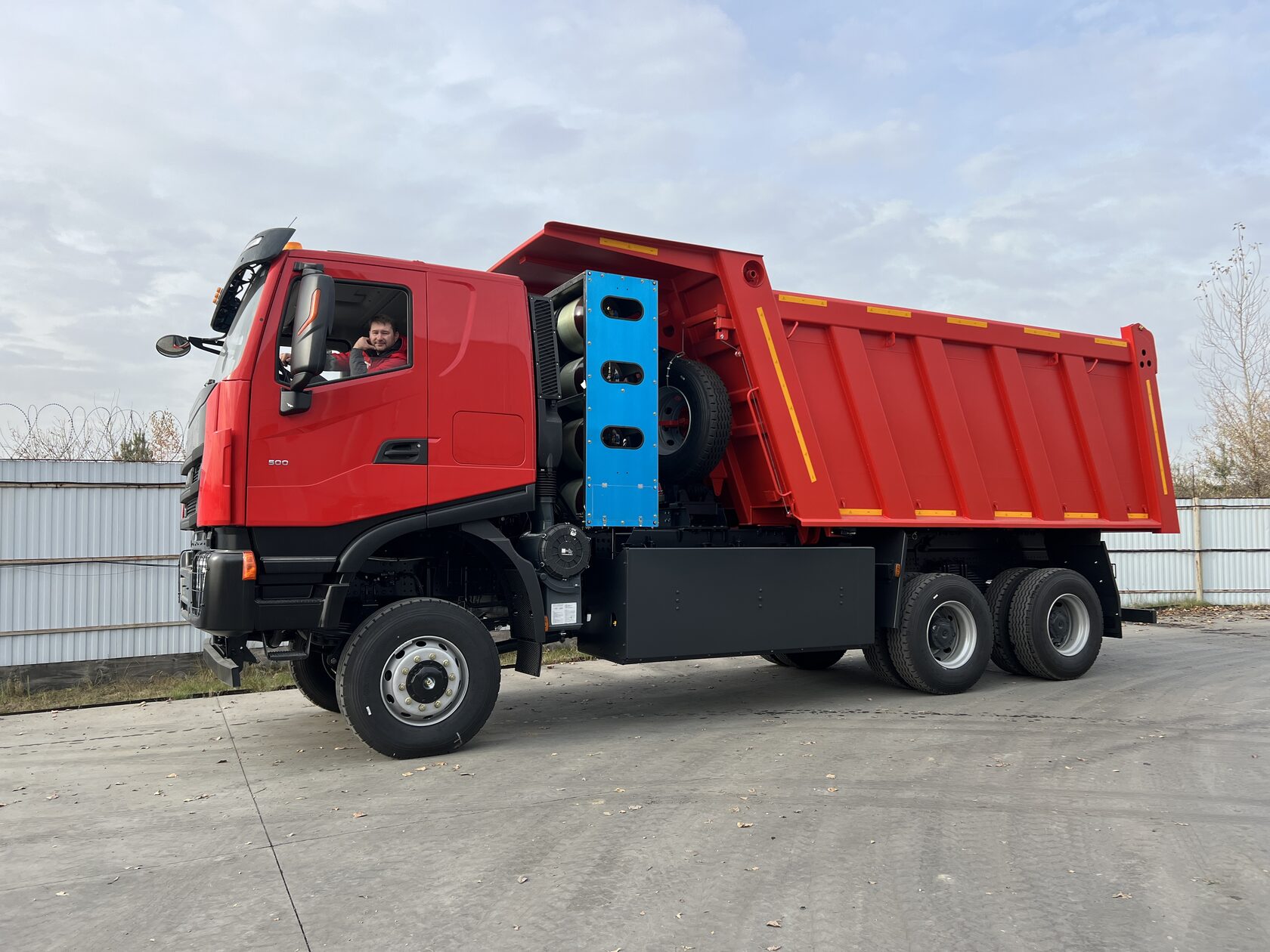 Самосвал АМТ 658910 6х6 на метане CNG