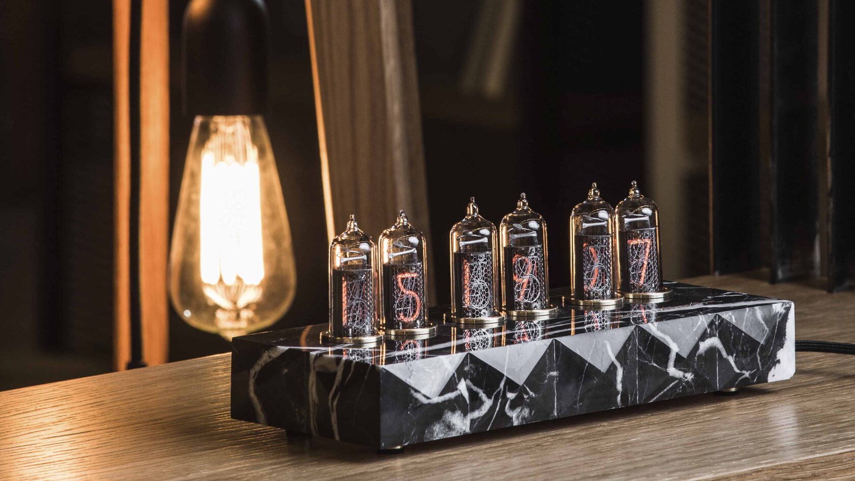 Saturn-5: Black Marble nixie tube clock