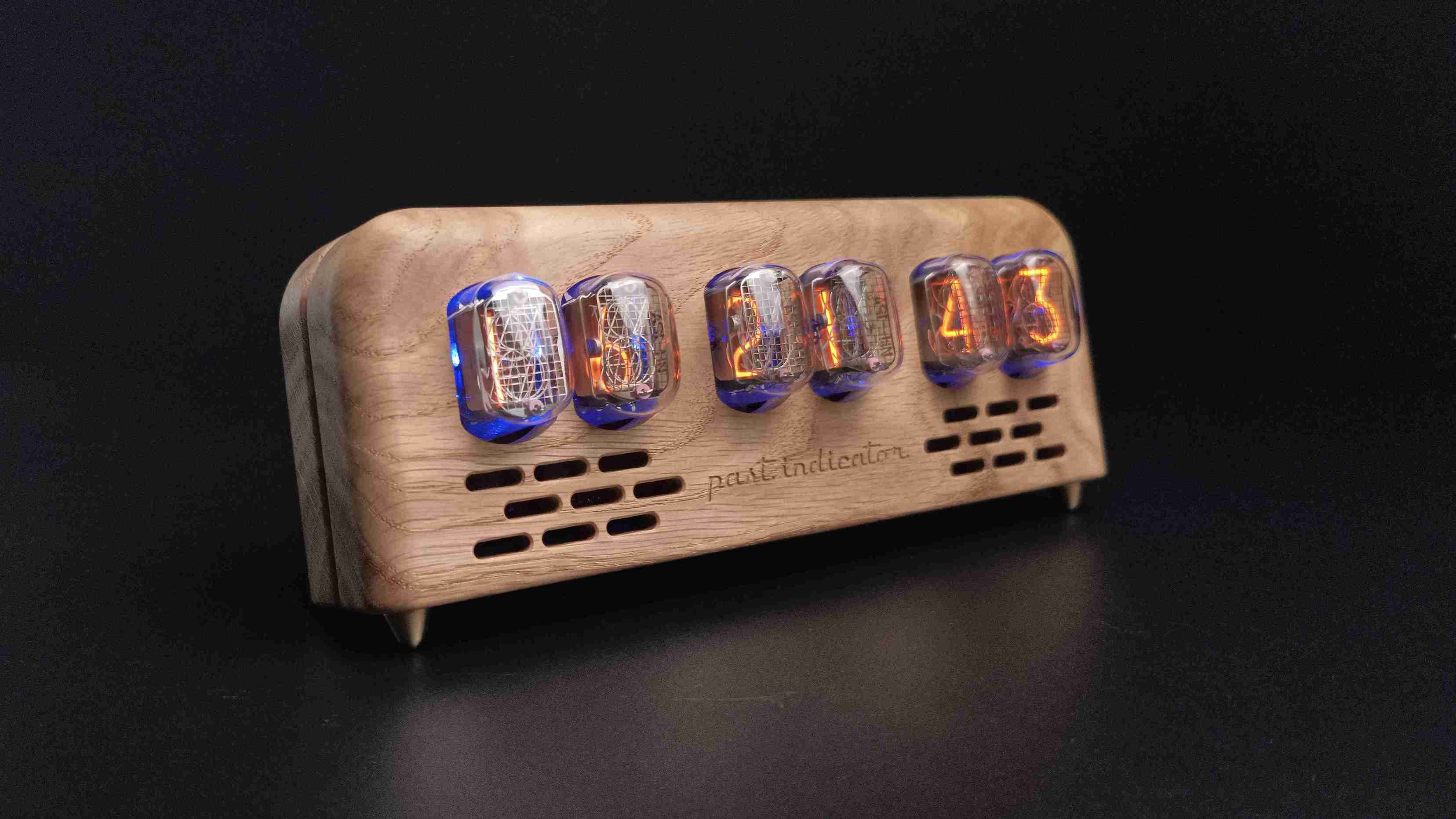 Atmosfera: Oak nixie tube clock