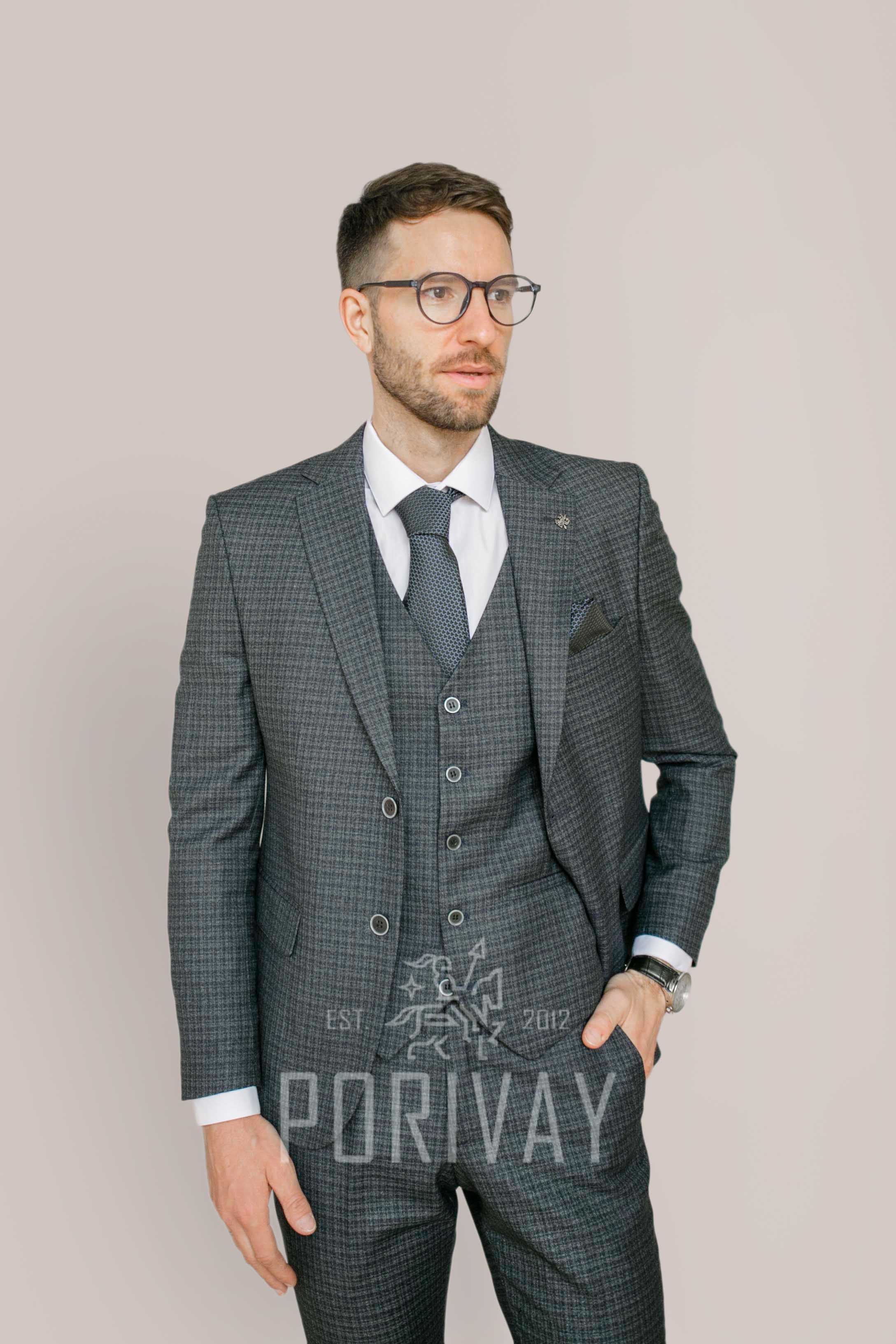 Костюм тройка в мелкую клетку CHEDISTON на прокат