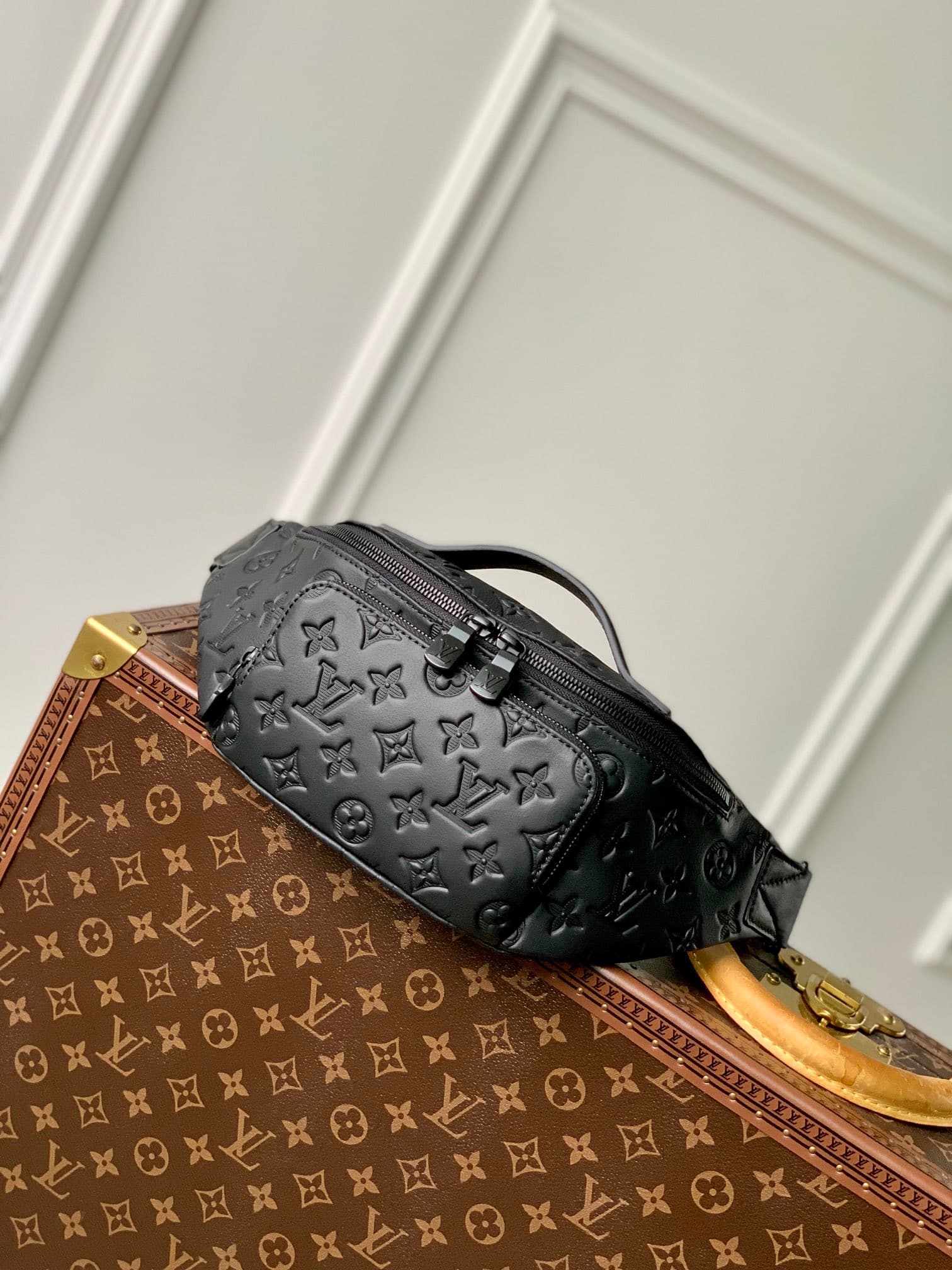 【美品】Louis Vuitton Rush Bum Bag M47058 Rush Bumbag G65 - Men - Bags | LOUIS VUITTON ®