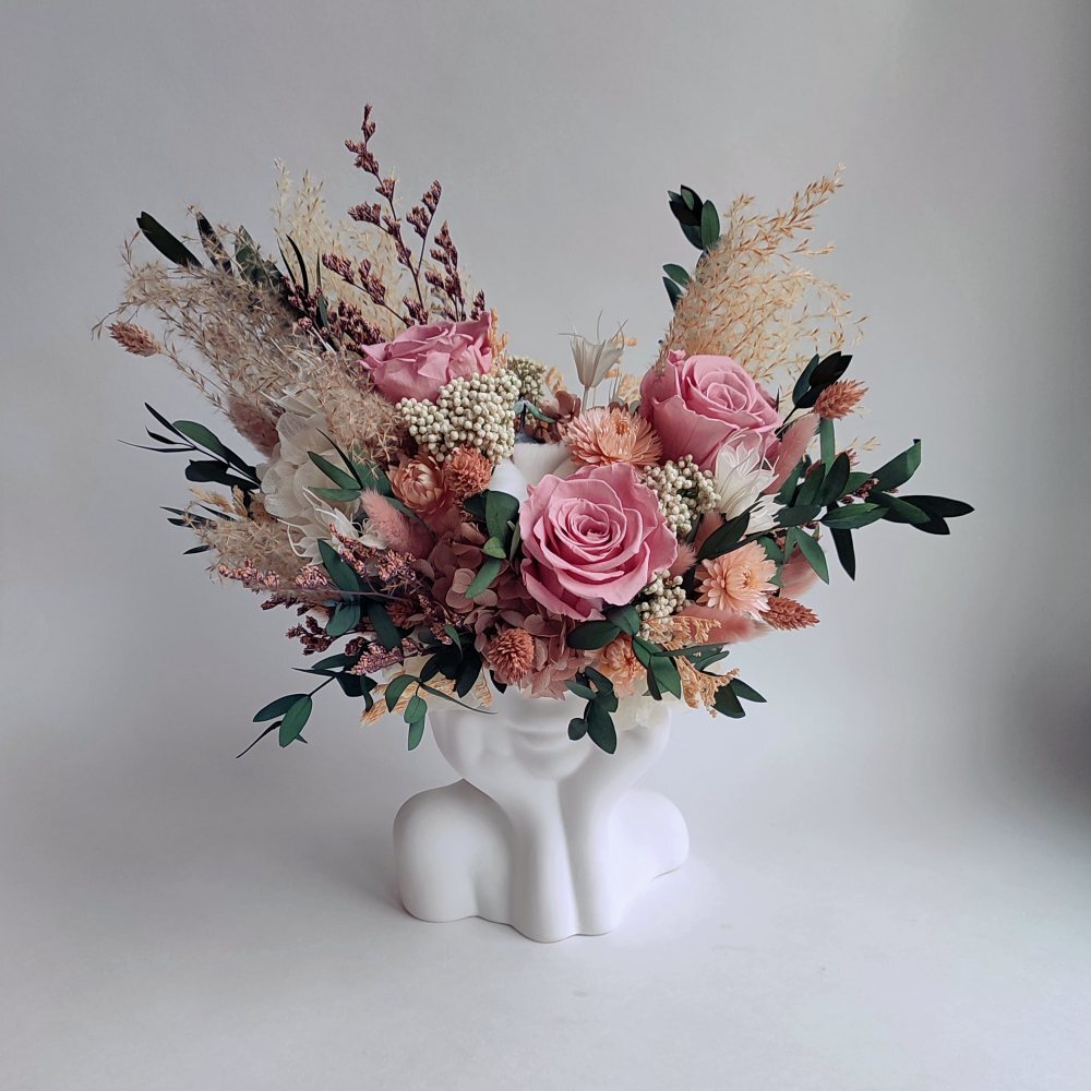 Композиция со стабилизированными розами Стильные штрихи