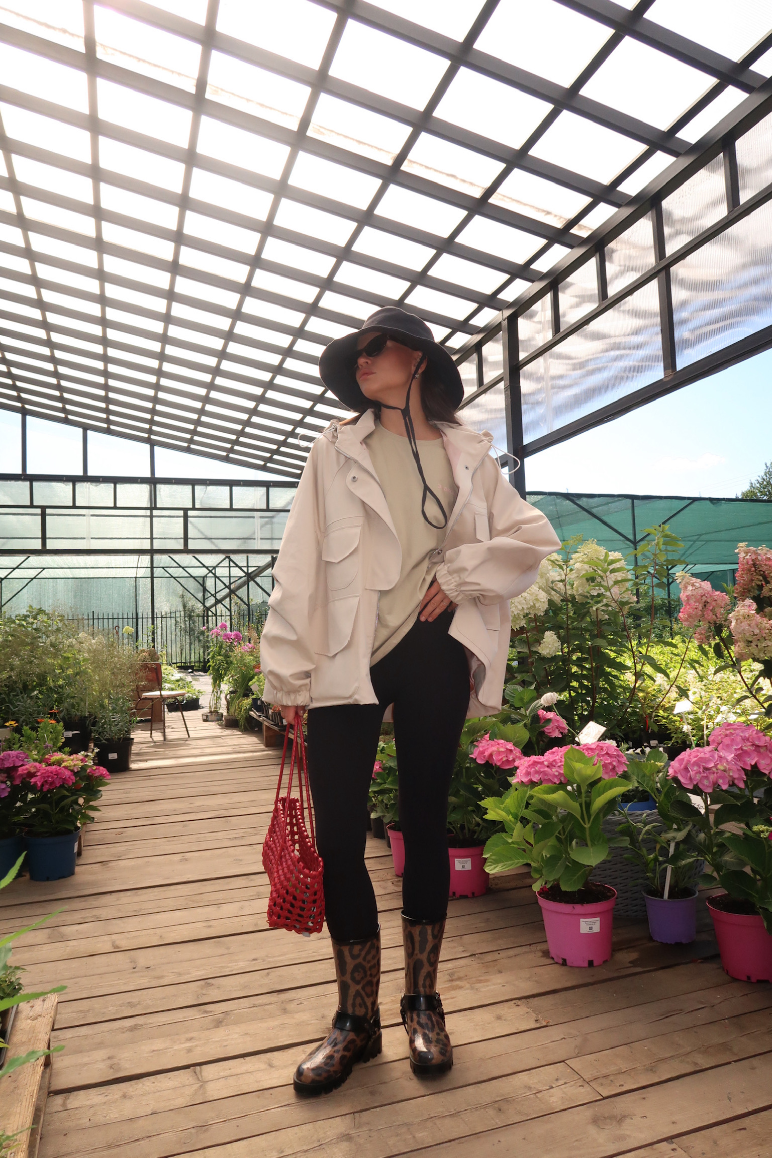 Парка бежевая