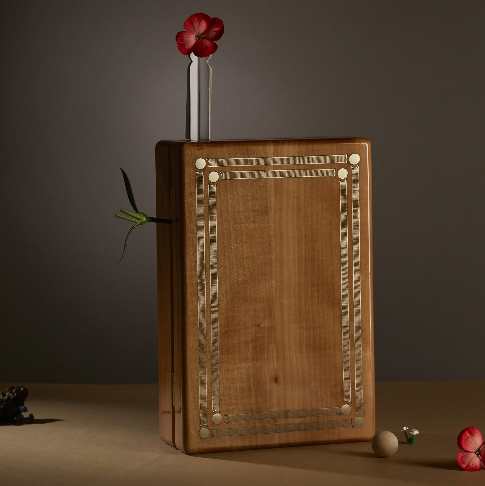 Деревянная шкатулка для украшений