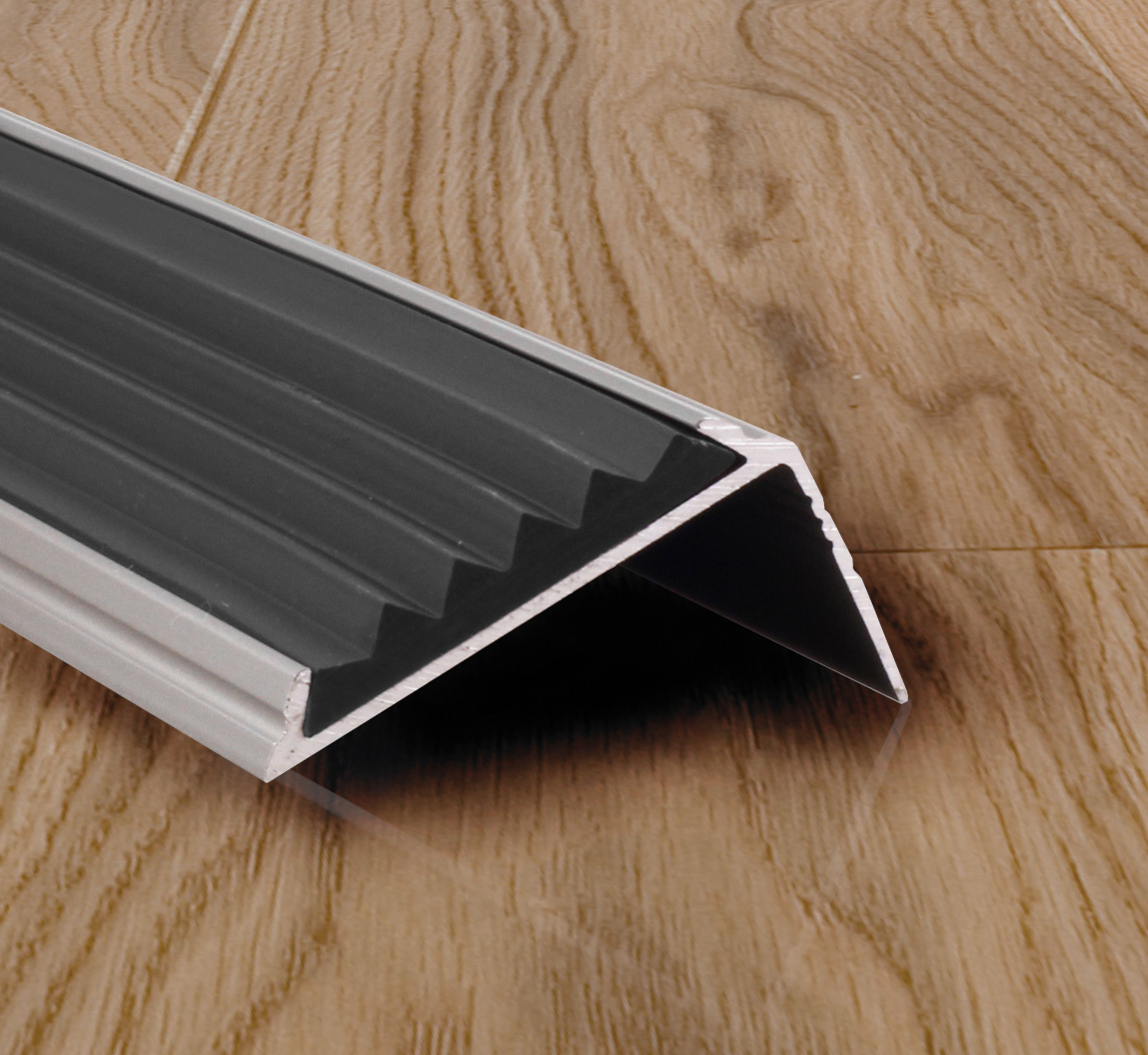 Профиль для ступени из алюминия анодированного, с резиновой вставкой ...