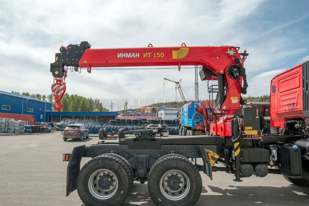 Седельный тягач УСТ 5453 АМТ 632910 (6х6) с КМУ ИТ-150