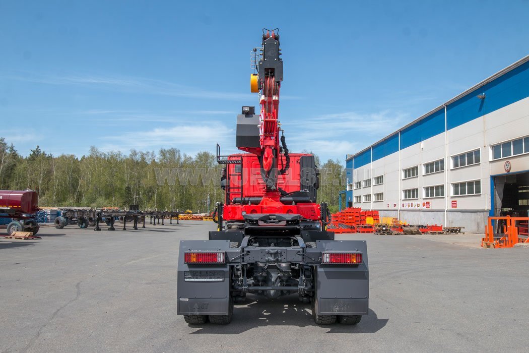 Седельный тягач УСТ 5453 АМТ 632910 (6х6) с КМУ ИТ-150