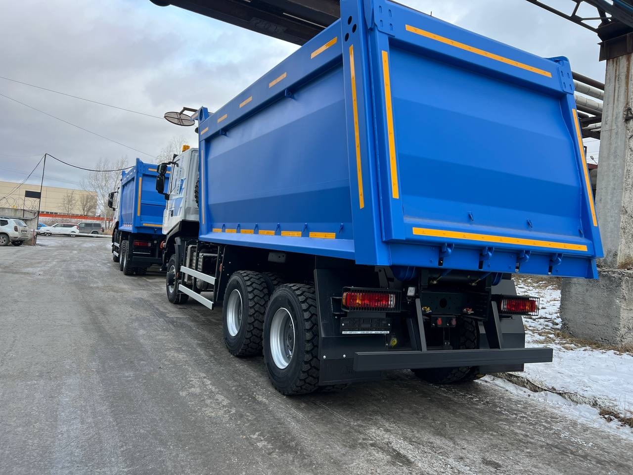 Самосвал AMT 652904 6х6