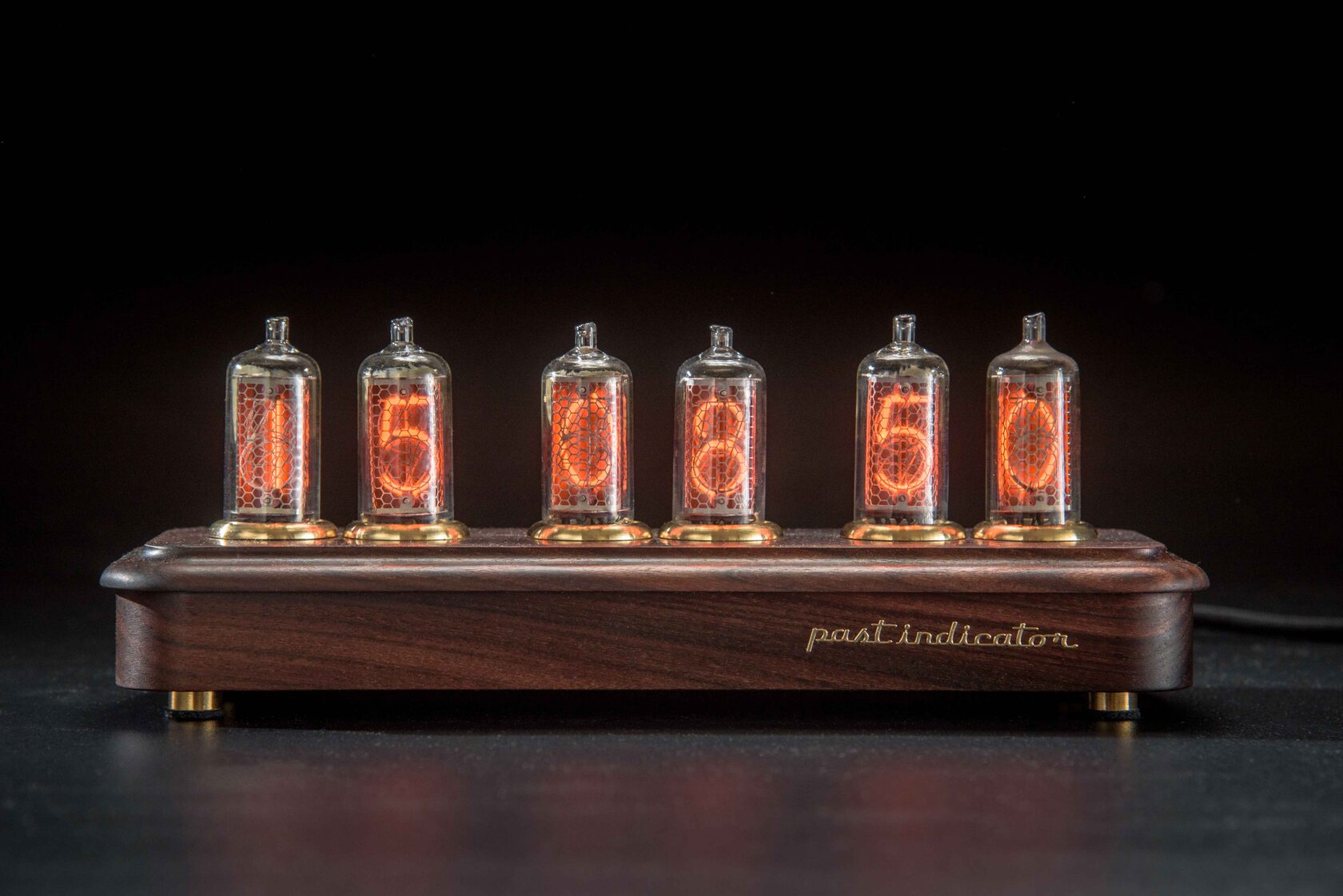 Vostok-3 Black: Rosewood nixie clock
