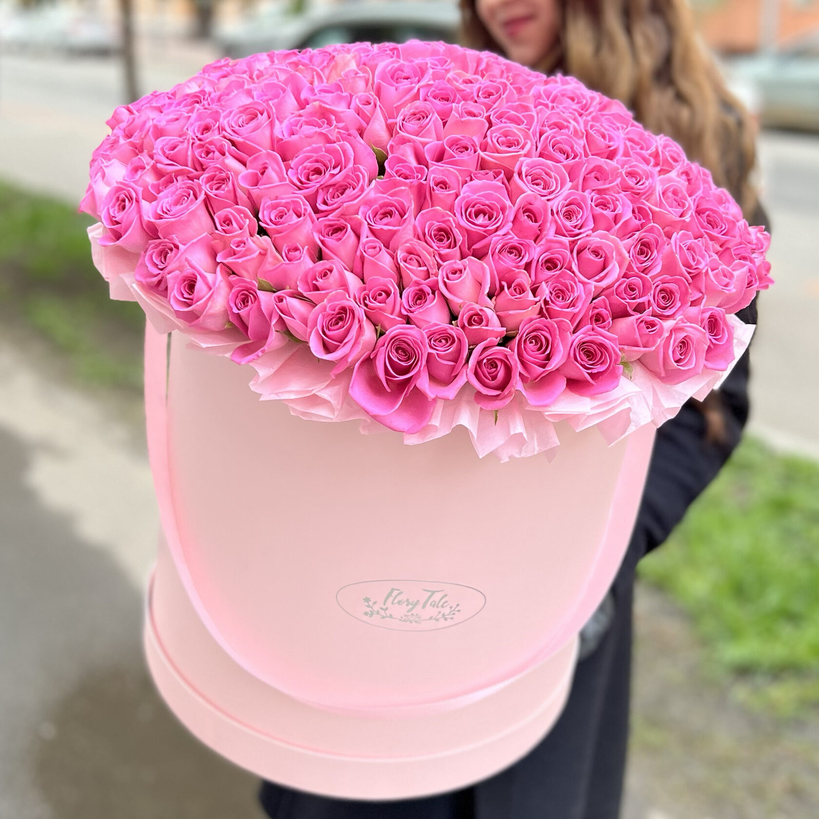 201 роза в шляпной коробке