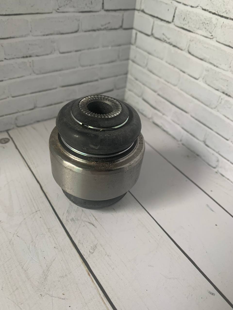 Плавающий сайлентблок заднего кулака (ШС) Geely ATLAS 4050004401