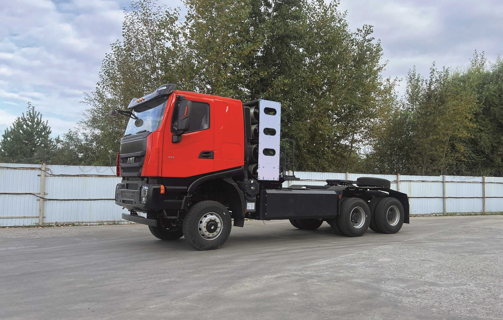 Седельный тягач АМТ 638910 на метане (CNG) 6x6