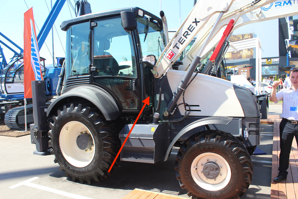 Терекс 970 элит черный. Экскаватор погрузчик терекс 970. Terex 815. Вилы терекс 860. Погрузчик терекс 860.