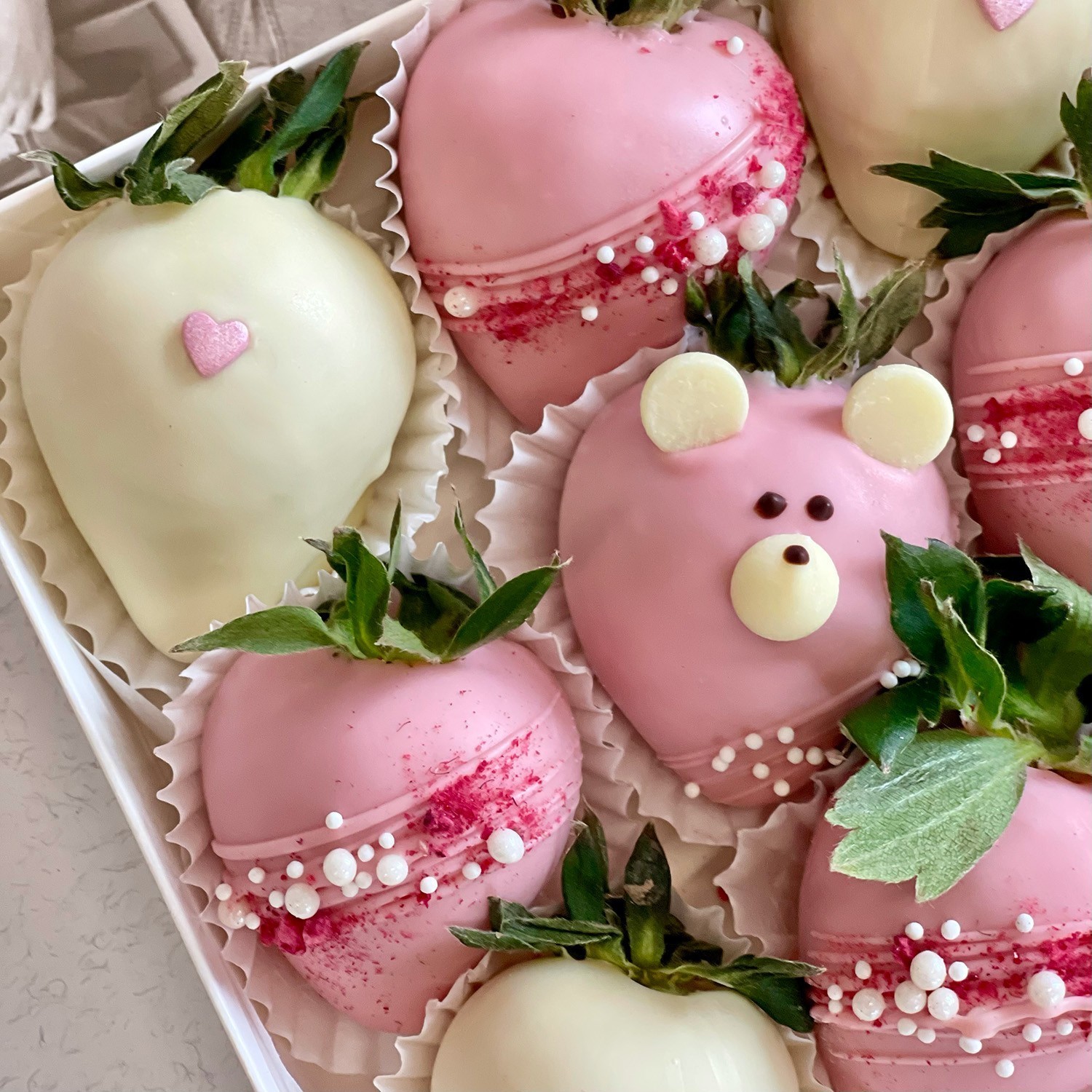 Клубника в шоколаде 'Мишки в розовом'