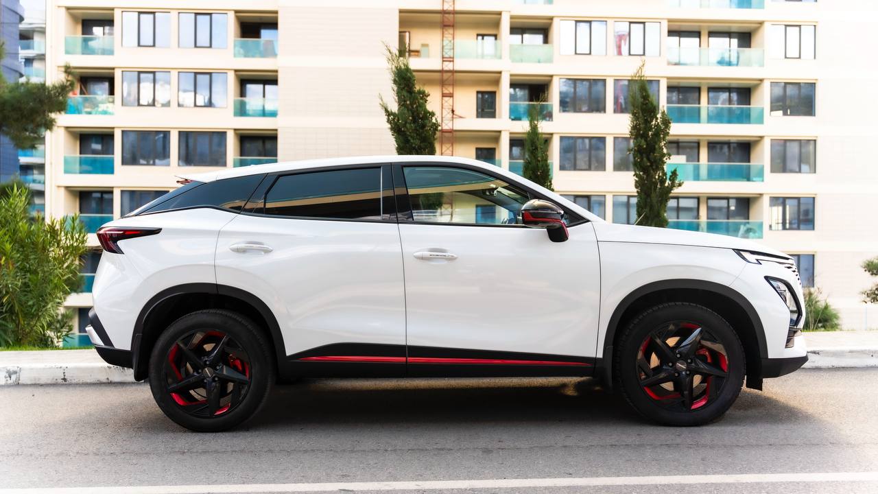 Omoda C5, другой ракурс