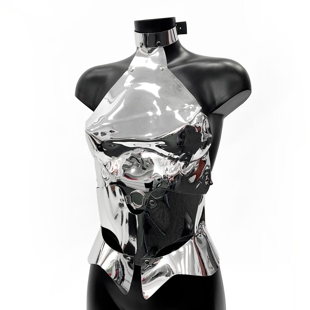 Корсет из пластика - Ручной работы