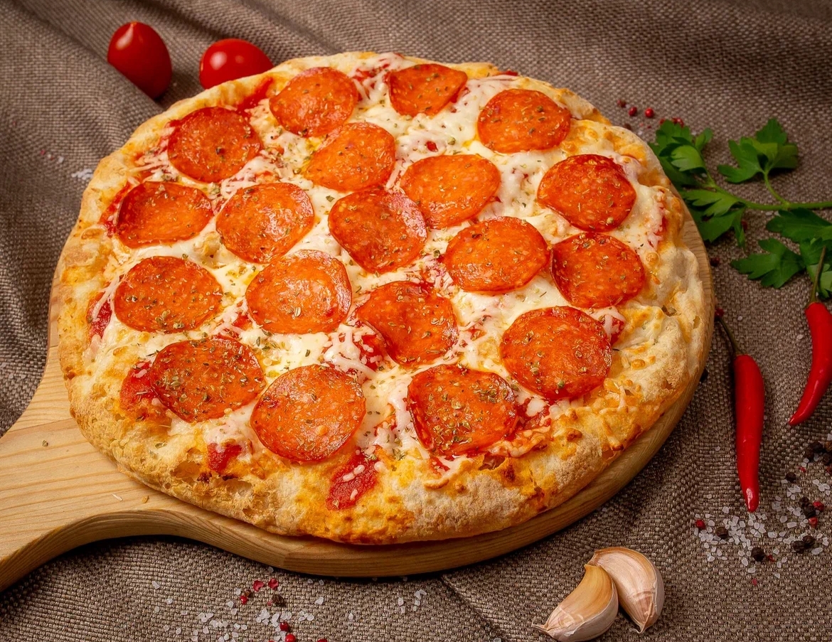 тесто для пиццы пепперони в домашних фото 94