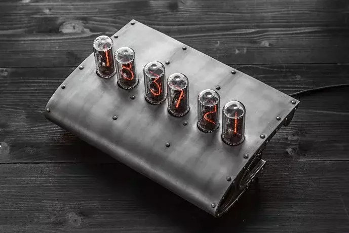 Wing: DC-3 nixie clock