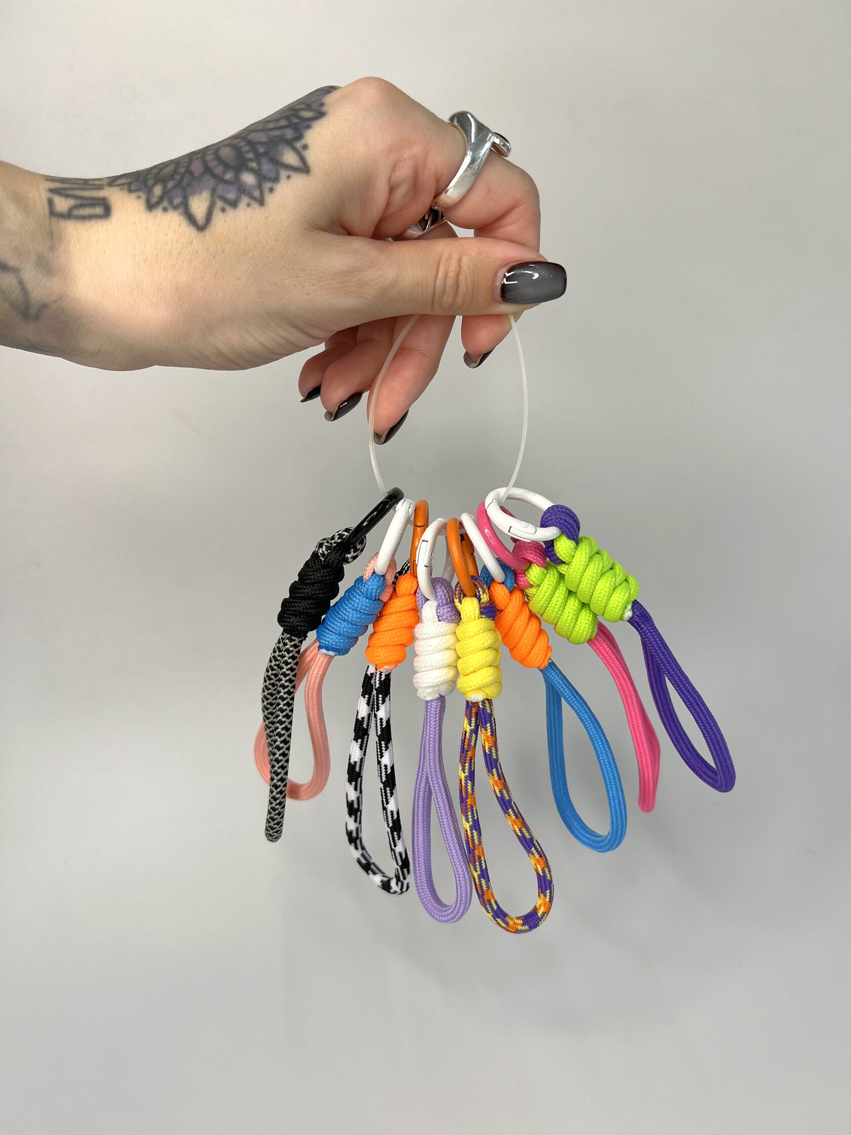 Брелки из шнура