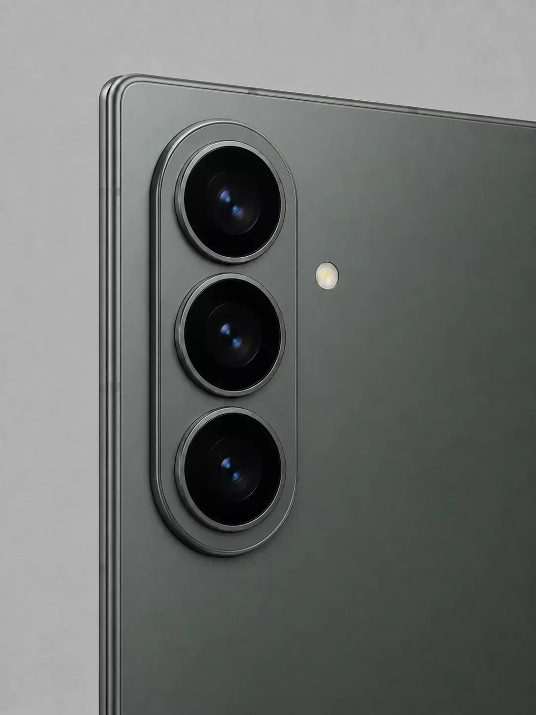 Galaxy Z Fold 8 Ultra, зелёный — фото 6