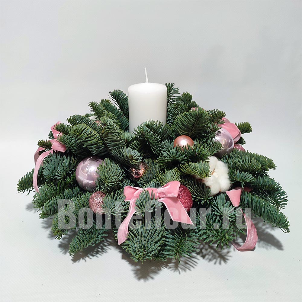 Розовая хвойная со свечой