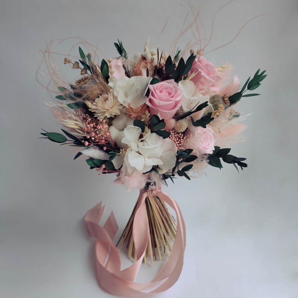 Букет стабилизированных цветов Бескрайняя нежность