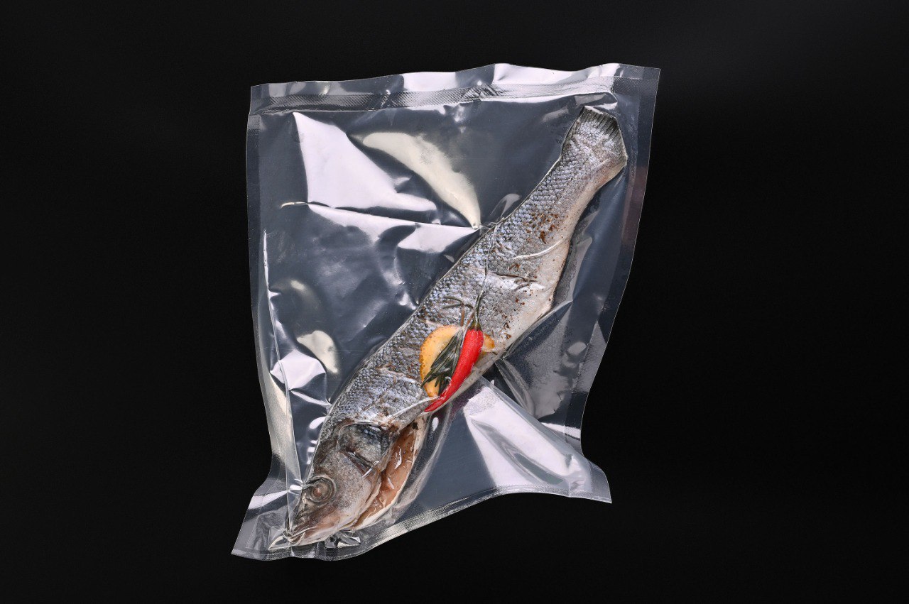 Сибас в морской соли