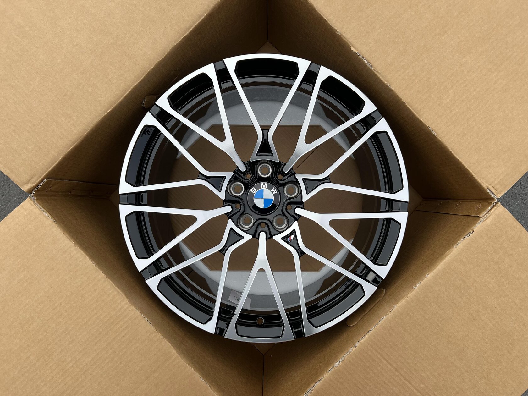 BMW 818M стиль