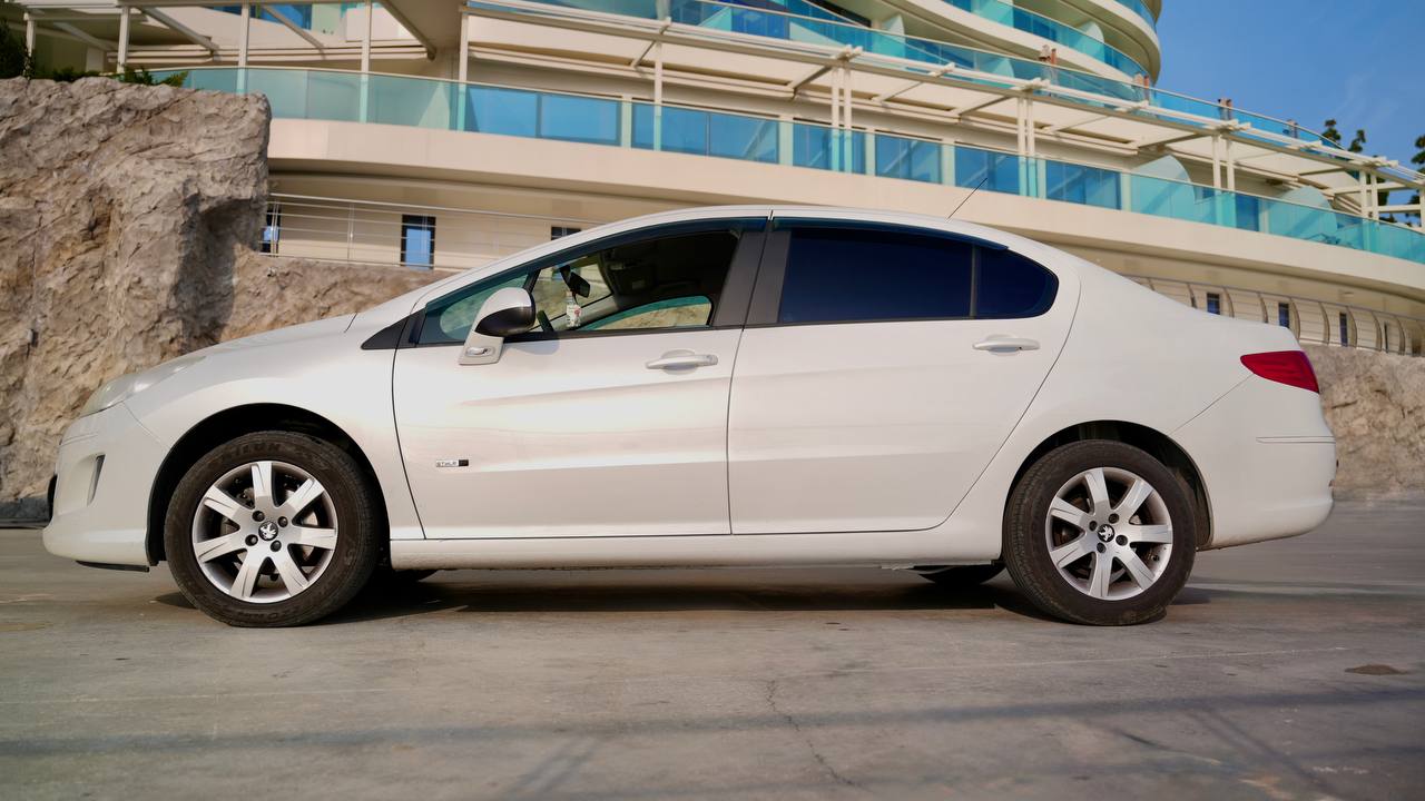 Peugeot 408, другой ракурс